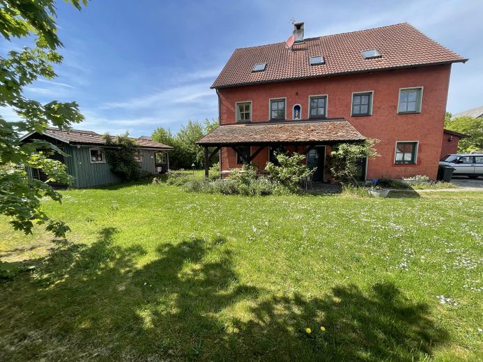Ansicht Süden mit Garage