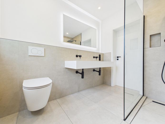 PROVISIONSFREI! Exklusives Wohnen am Burgberg – Badezimmer