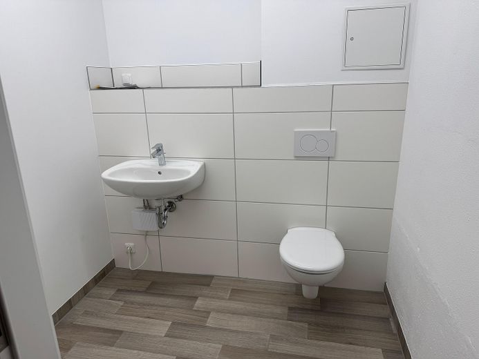Kaltlagerfläche zu vermieten (Gebäude O1) – Sanitär