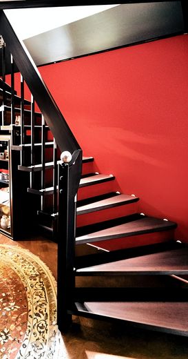 # 3 HÄUSER AUF 5.300 QM² LAND, GROßFAMILIEN-OASE MIT PRAXIS-POTENZIAL,HAMBURGER SPECKGÜRTEL # – Treppe ins OG Haupthaus 