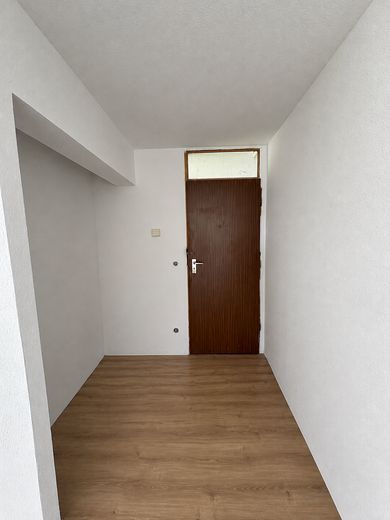 Prima occupazione dopo ristrutturazione – appartamento di 3,5 locali con cucina componibile – Eingangsbereich
