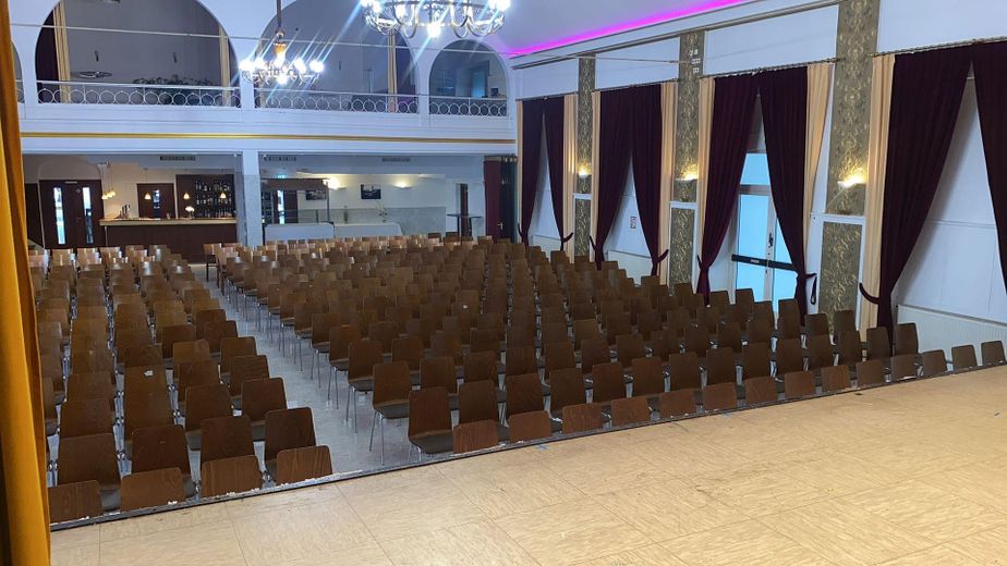 RESTAURANTE Y SALÓN DE EVENTOS EN ALQUILER – Foto 1