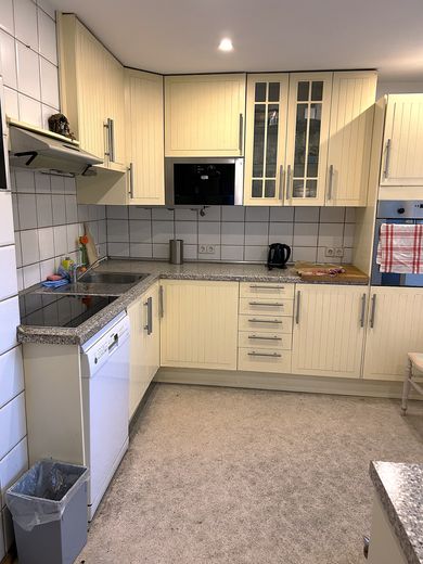 Doppel-Idylle in 37296 Ringgau: 2 Häuser am Bach in perfekter Pendlerlage! – Küche Vorderhaus 