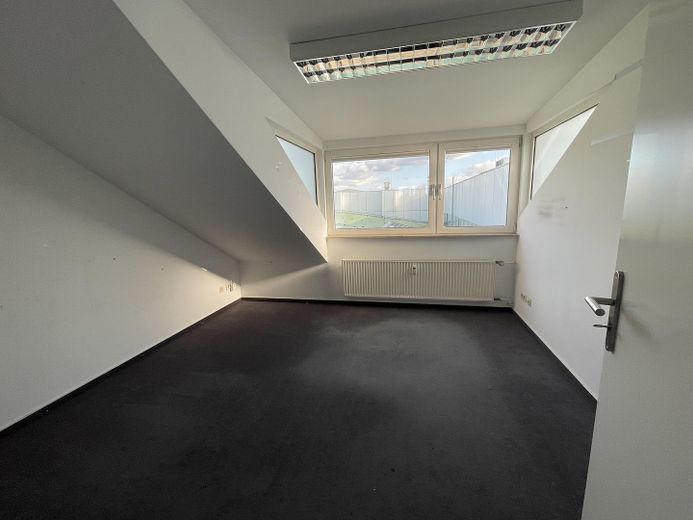 Grosses Büro 