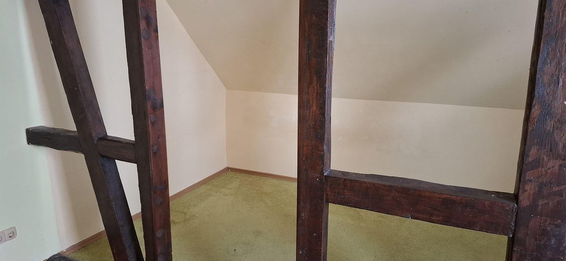4-Raum-DG-Wohnung mit Garage in Kretzschau – Zimmer links