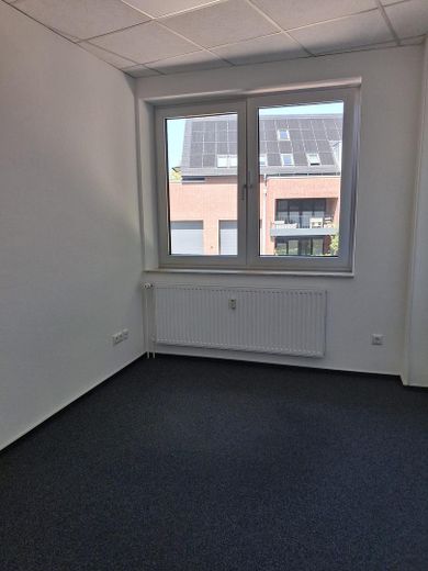 Bureau - Surface commerciale de 107 m² à louer à Zeven à partir du 01/01/2027 ou plus tôt – Einzelbüro