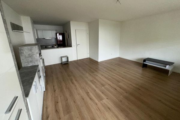 2-room apt. in a well-maintained apartment building & car parking space
