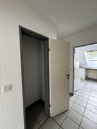 Appartamento mansardato di 3 locali appena ristrutturato con giardino condominiale e posto auto a Horstmar – Abstellraum