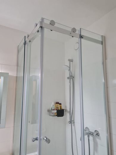 Keine Provision; 13,50 % Rendite,   Innenstadt, 1 min zur Uni, Balkon, neu renoviert – Dusche
