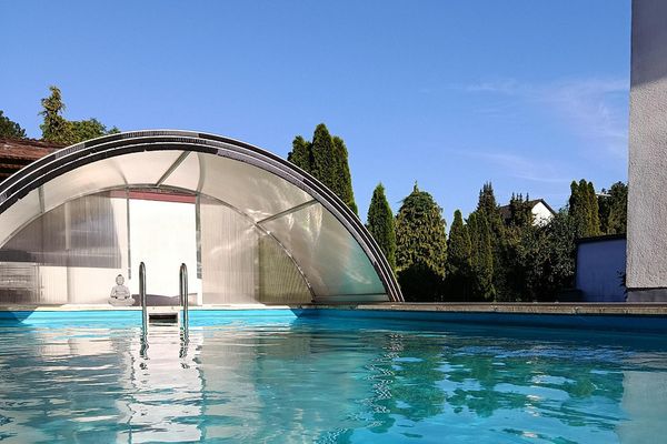 Casa bifamiliare in posizione top, oasi di tranquillità con piscina alla periferia di Friedberg/Augsburg, Hochzoll