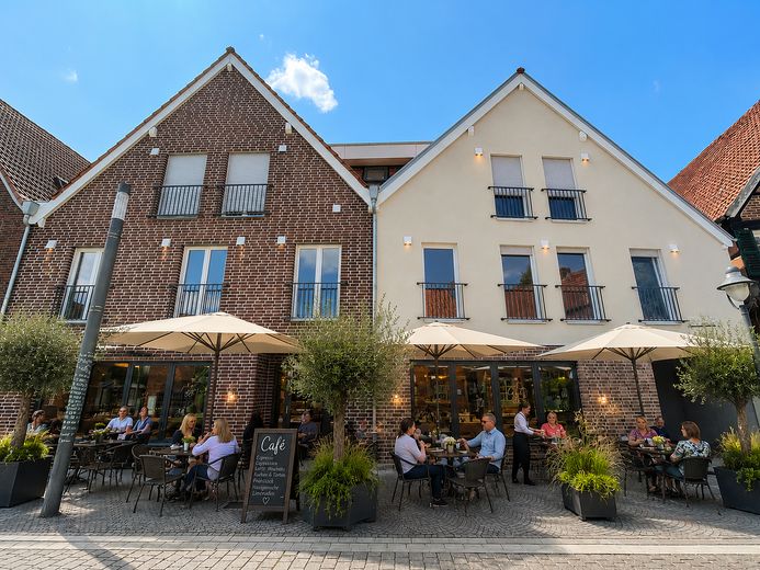 Neubau - Gewerbefläche am Marktplatz Drensteinfurt | flexibel nutzbar | Fertigstellung 2026 – Beispielhafte Außengastronomie