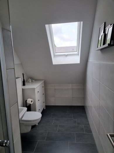 Badezimmer 2 im DG