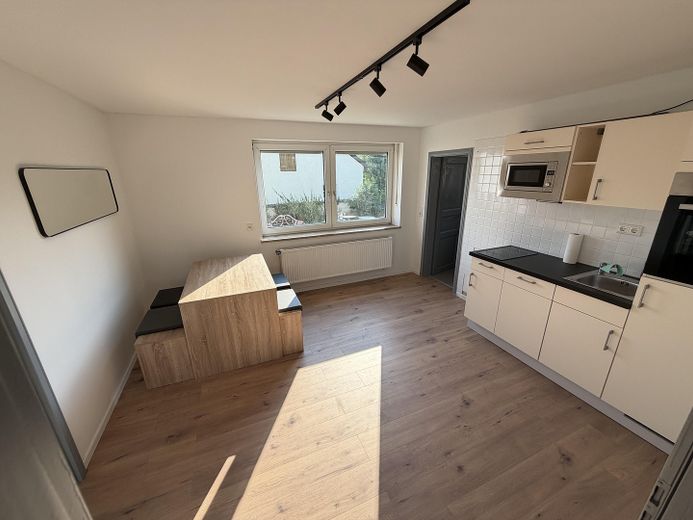Appartamento ristrutturato e arredato di 3 locali a Ingolstadt-Hagau - 75 m2 – Foto 3