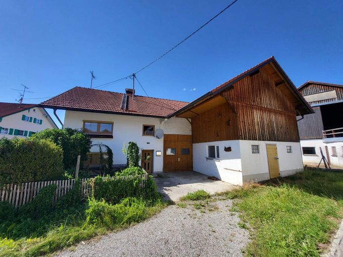 Suerte en Allgäu: elegante casa unifamiliar en ubicación tranquila con taller incluido – Außenansicht 