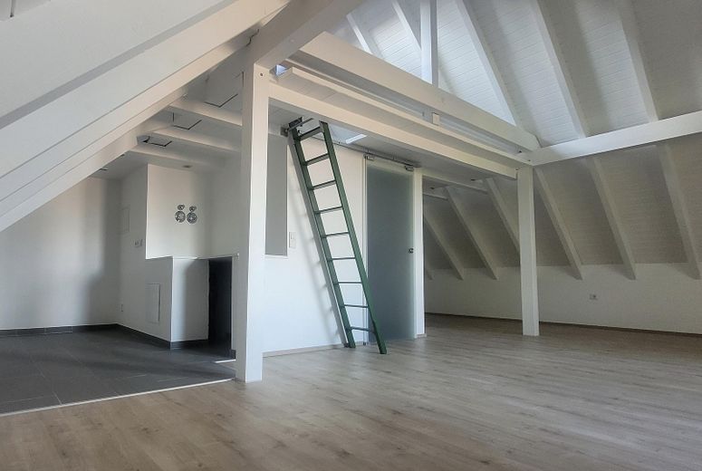 Moderne Maisonette „Am Weinfass“: Komplett renoviert mit flexiblem Wohnkonzept – DG mit Küchenanschluss