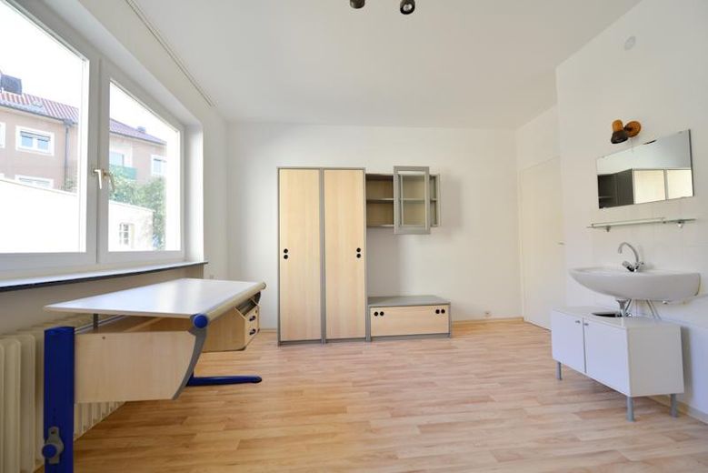 WÜ/Weingartenstraße - nur wenige Gehminuten zur Uni! – Foto 4