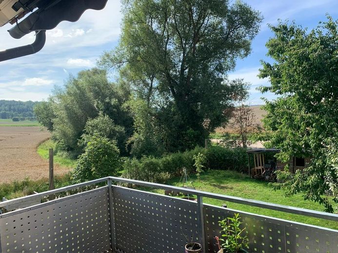 Schöne DHH am Ortsrand mit unverbautem Blick // 147qm Wohnfläche / 7 Zimmer / Einziehen & Wohlfühlen – Südblick (Balkon WoZi)