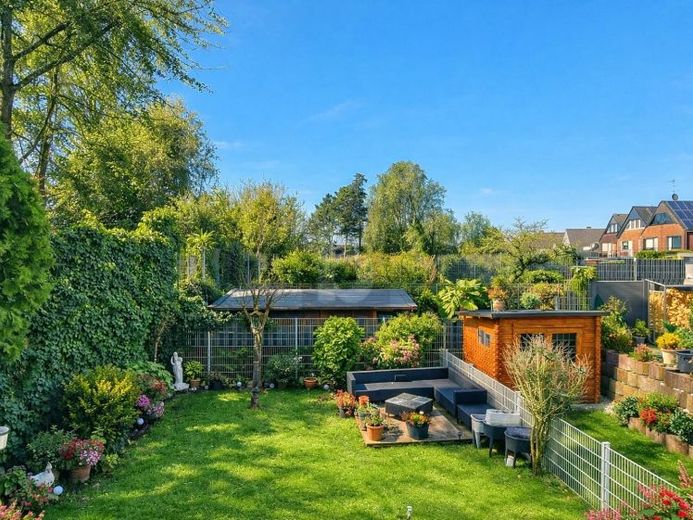LIVING IN GREEN SURROUNDINGS WITH EXCLUSIVE GARDEN USE – Foto 1