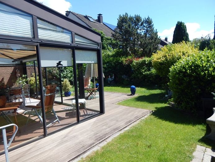 **Anspruchsvolles Wohnen in bester Lage, hier liegen Sie richtig** – Garten : Wintergarten