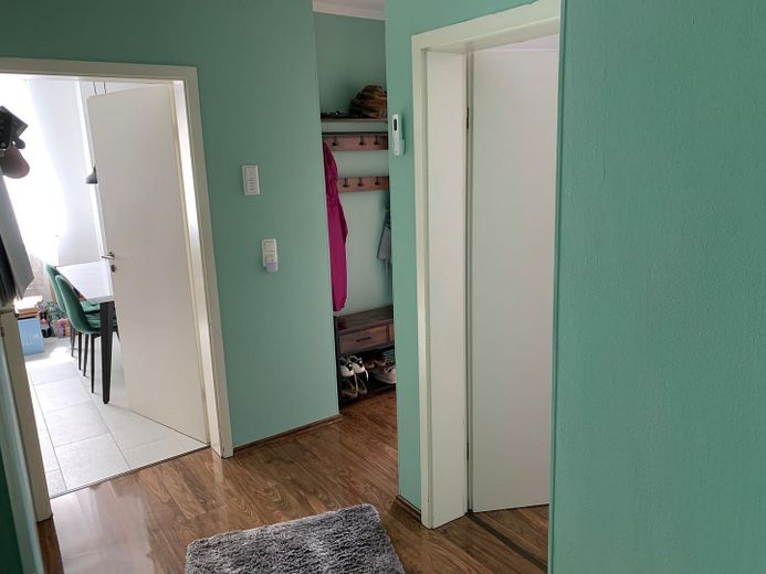 Modernisierte 3-Zimmer Wohnung mit Terrasse & Stellplatz – Gang