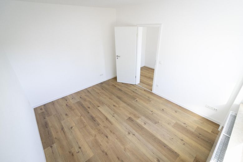 *Sin comisión*, *Modernizado*, *Porción de jardín* Venta de piso en planta baja en Niederwerrn – Wohnen