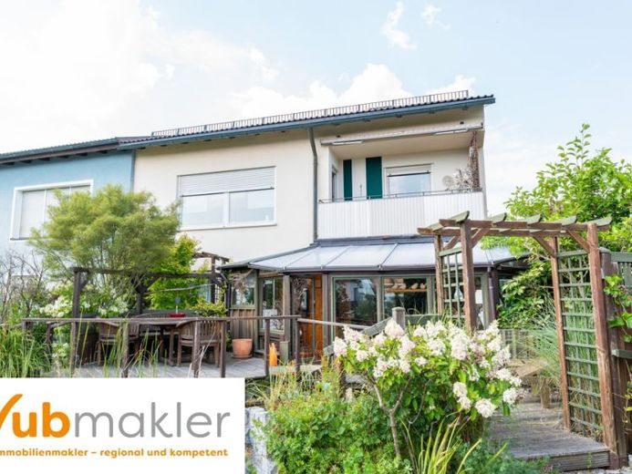 190 m² powierzchni mieszkalnej, dwie strefy mieszkalne i naturalny basen – przestronny dom w Marktredwitz – Zdjęcie 1