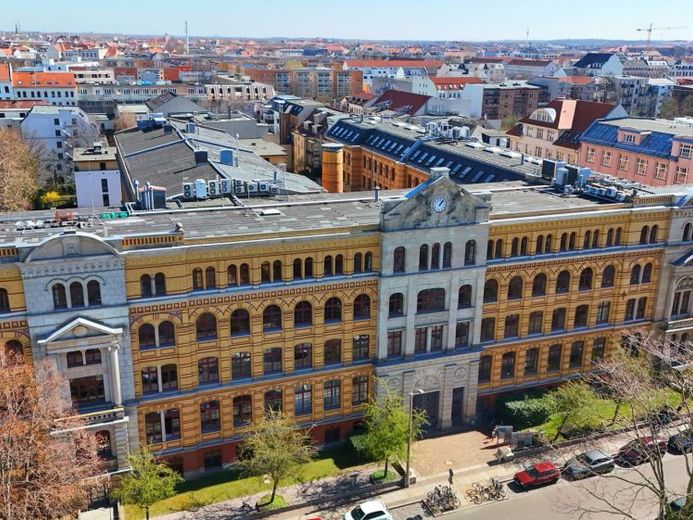 STILVOLLES ARBEITEN IM RECLAM CARREÈ – Foto 1