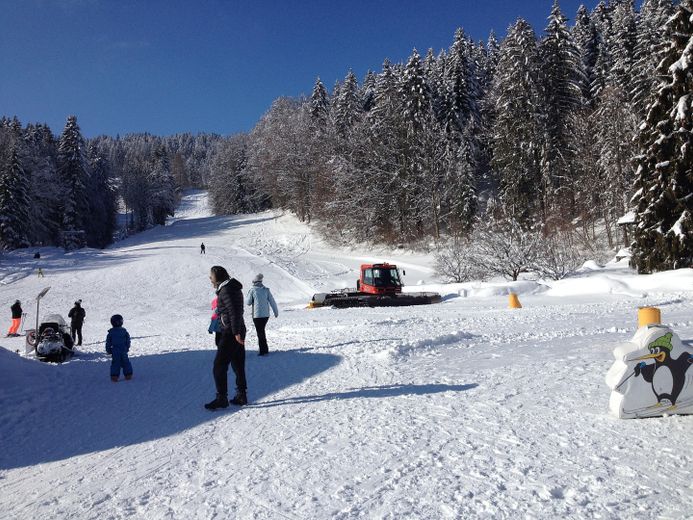 Skilift und Langlaufloipen