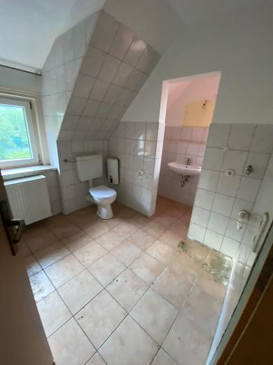 2-Zimmer-Wohnung in Goslar/Oker günstig für Selbstgestalter – Badansicht