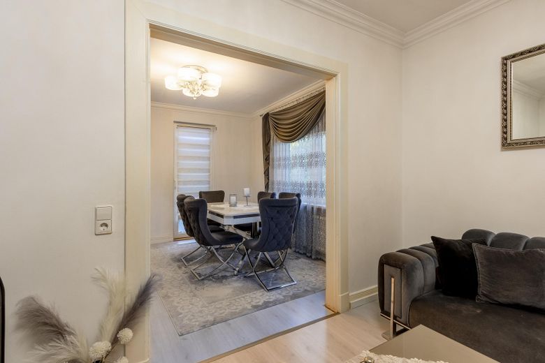 Blick in Zimmer 1 Wohnzimmer