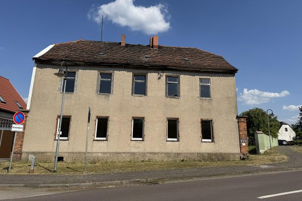 Venta privada – Terreno con construcción existente en Kösseln – Rehabilitación o nueva construcción sustitutiva -