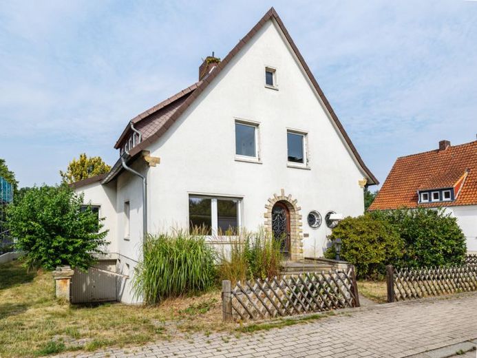 Geräumiges Einfamilienhaus mit großem Grundstück und Entwicklungspotenzial in Osnabrück-Gretesch – Foto 1