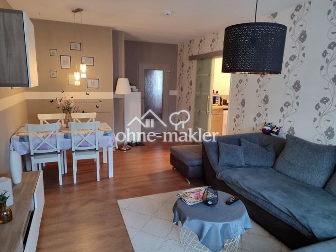 Geniş balkonlu ve yeşil manzaralı modern 3,5 odalı daire – Sömmerda’da merkezi konumda – Fotoğraf 1