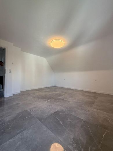 Charmantes, kernsaniertes Einfamilienhaus mit hochwertiger Ausstattung – 2-Schlafzimmer im OG