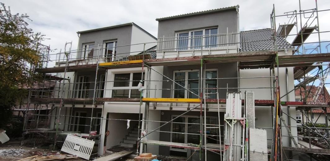 Letzte Neubauwohnung, 4 Zimmer, barrierefrei, zwei Terrassen und mit KfW 55 Standard – Hauszugang