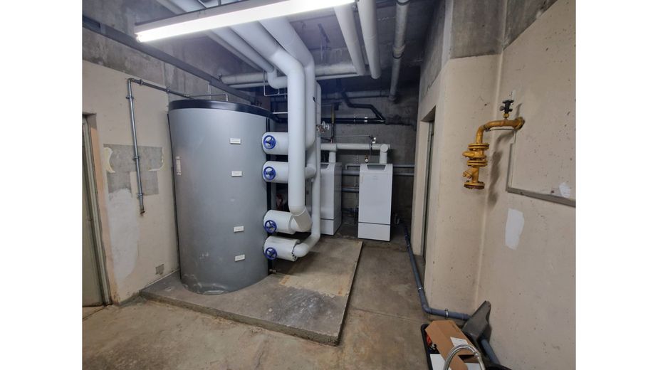 490 € Hausgeld? Dafür 511.000 € Rücklage, Hybrid-Heizung & 2 Balkone – unter 160.000 € – 2019 Brennwert Wärmepumpe
