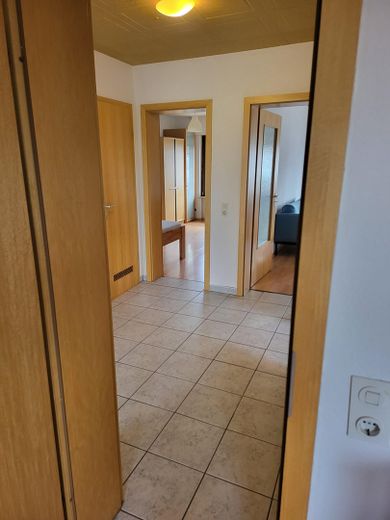 Gepflegtes 3-Familienhaus in Freiberg am Neckar – OG Flur