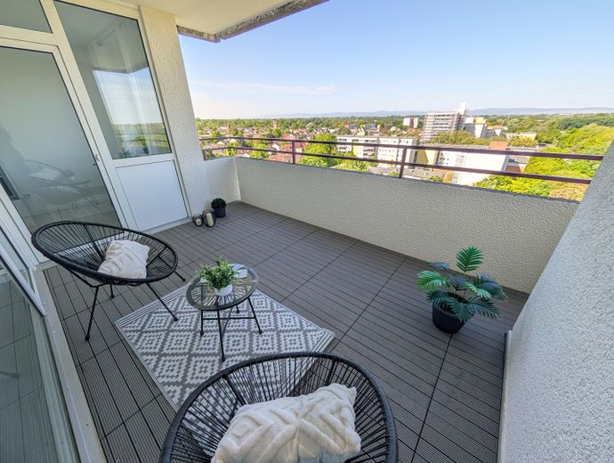 NO COMMISSION | Move in immediately | PANORAMIC VIEW | First occupancy after complete renovation | barrier-free – Ausblick Balkon