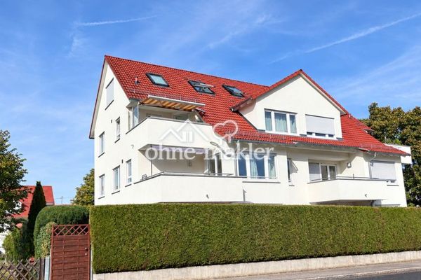 Céntrico y tranquilo: piso de 4 habitaciones con balcón en el corazón de Maichingen