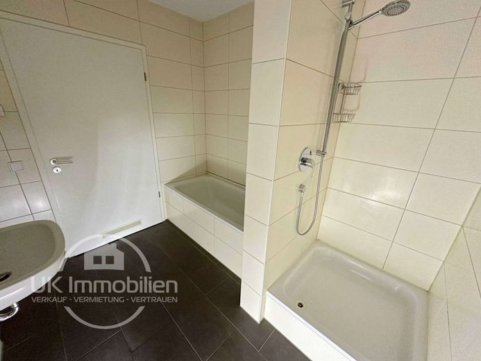 Ready 2 Move-in + Citynah + Grün + Neubauwohnung! – Bad