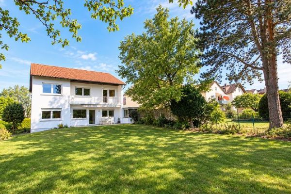 albero:) A Home with Atmosphere – Spacious Plot in an Established Residential Area