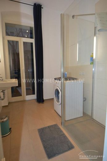 Möblierte 2-Zimmerwohnung in Friedrichshain, 2 Balkone – 9f77895f84fc61e56e1cd025f453eff3f6476136.jpg