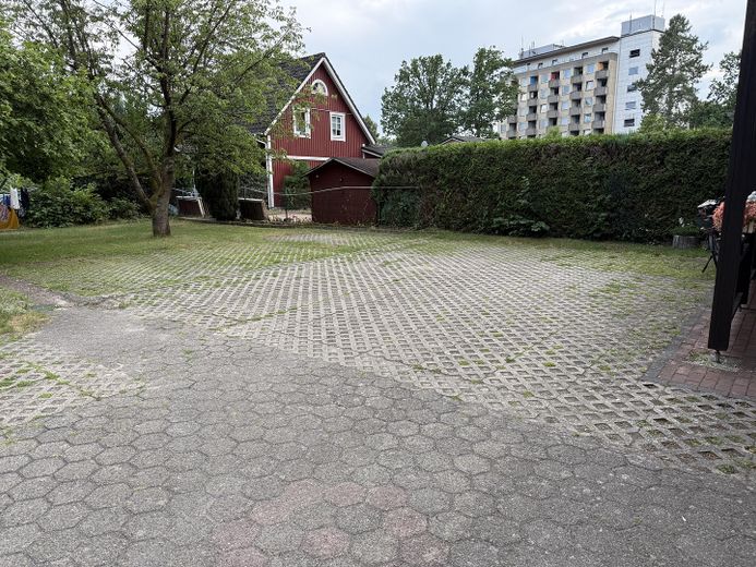 Kernsanierte 3-Zimmer Wohnung im 1. OG mit großem Balkon, Fußbodenheizung und Stellplatz – फोटो 9