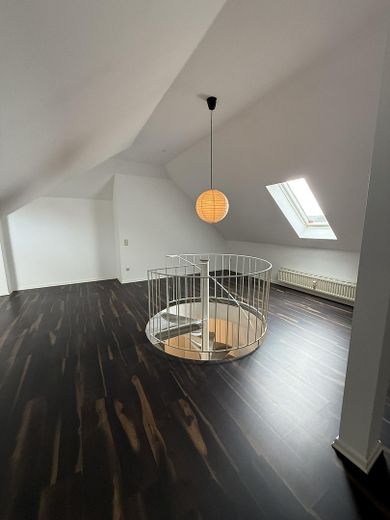 Maisonette-Charme unterm Dach – ruhige Lage in Grevenbroich – Foto 11