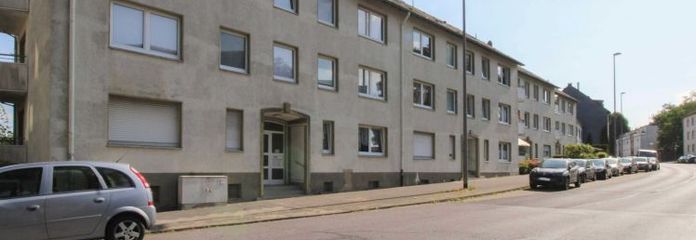 Atrakcyjny kompleks mieszkaniowy na dużej działce z balkonami i stabilnym wynajmem
