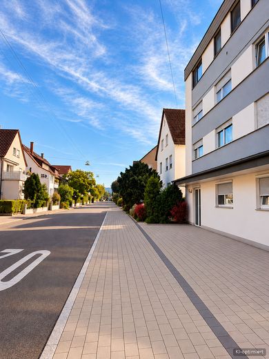 Komisyonsuz: Teraslı, konut amaçlı kullanılan bodrum katı ve hobi/sinema odalı 3,5 oda – Stellplatz Strassenseite