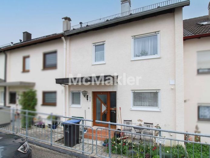 Modernisiertes Reihenmittelhaus in Hildrizhausen: 150 m² Wohnfläche, Wintergarten & Garage – Foto 1