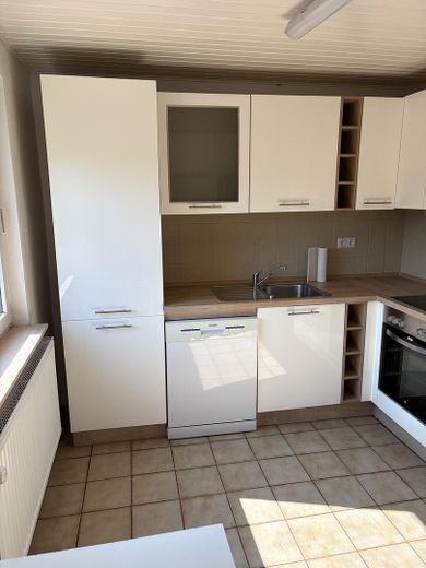 Freistehendes Einfamilienhaus mit Doppelgarage und schönem Garten – Foto 19