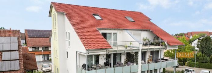 IMMORath.de - Großzügige Maisonettewohnung mit 5 Zimmern und Balkon mit Aussicht