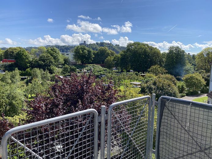Lahnstein’de, Lahneck Kalesi manzaralı balkonlu mobilyalı dubleks daire – Balkon